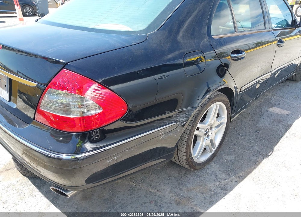 2007 MERCEDES-BENZ E 550 VIN: WDBUF72X57B021832