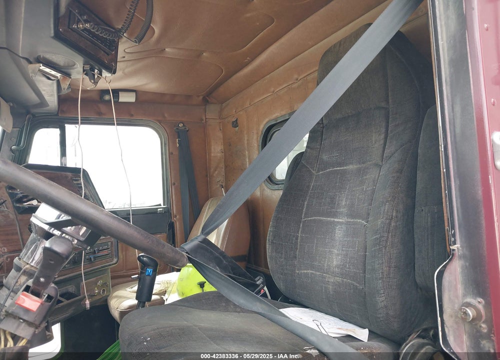 2002 FREIGHTLINER FLD FLD120 VIN: 1FVHALAS82LJ84529