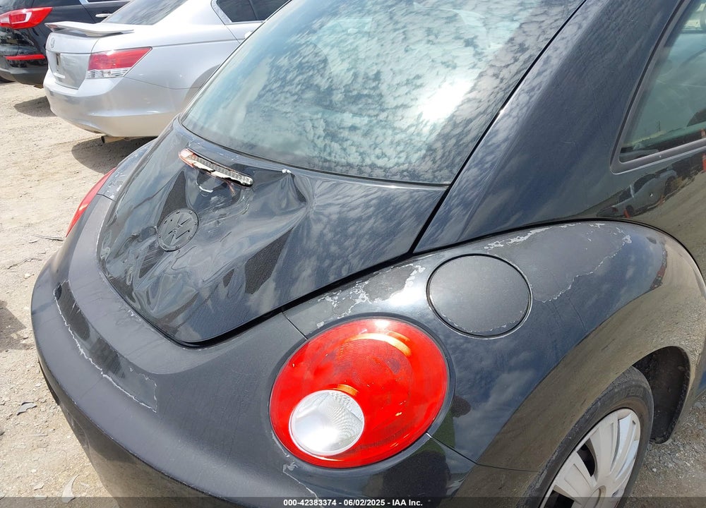 2010 VOLKSWAGEN NEW BEETLE 2.5L VIN: 3VWPG3AG4AM013787