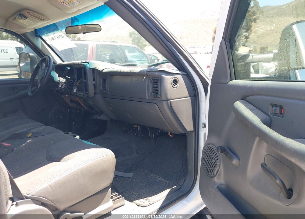 2003 CHEVROLET SILVERADO 2500HD VIN: 1GCHC29U83E220053