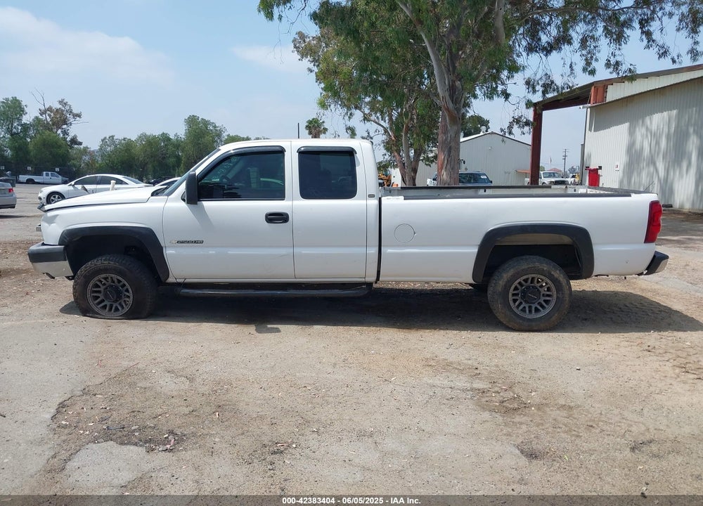2003 CHEVROLET SILVERADO 2500HD VIN: 1GCHC29U83E220053