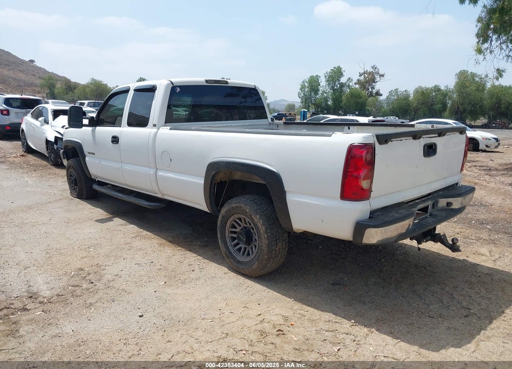 2003 CHEVROLET SILVERADO 2500HD VIN: 1GCHC29U83E220053
