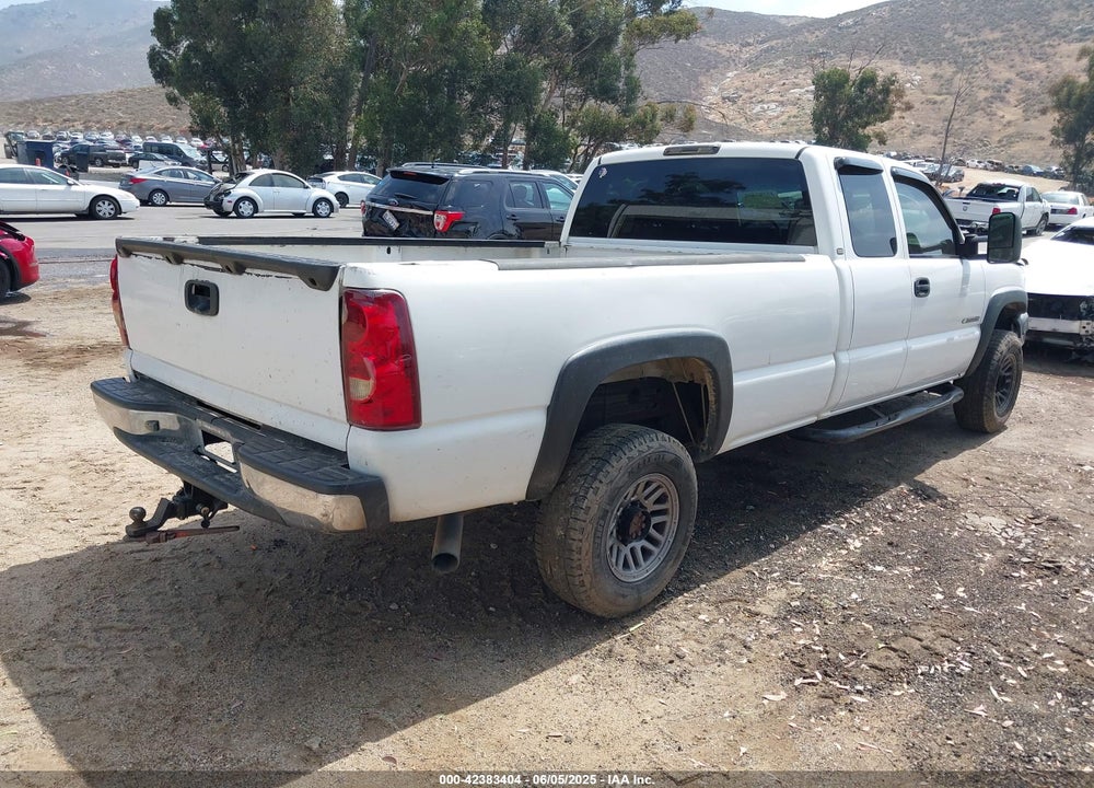 2003 CHEVROLET SILVERADO 2500HD VIN: 1GCHC29U83E220053