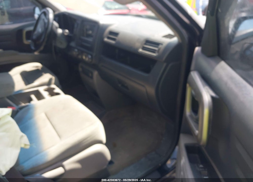 2011 HONDA RIDGELINE RTS VIN: 5FPYK1F43BB453571