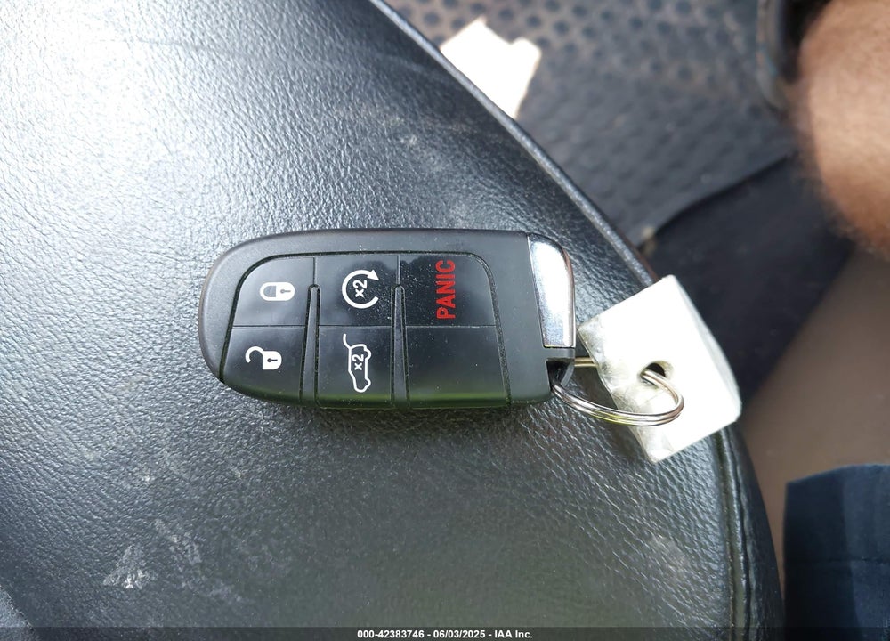 2019 JEEP COMPASS VIN: 3C4NJCBB1KT844217