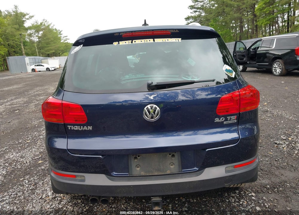 2015 VOLKSWAGEN TIGUAN VIN: WVGBV7AX1FW572162