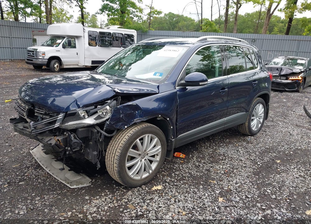 2015 VOLKSWAGEN TIGUAN VIN: WVGBV7AX1FW572162