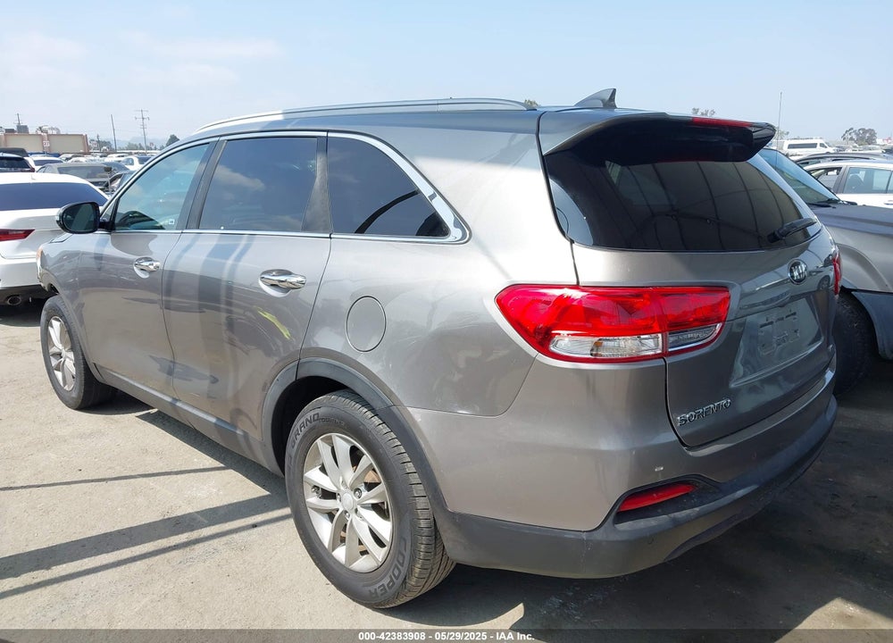2017 KIA SORENTO 2.4L LX VIN: 5XYPG4A30HG189880