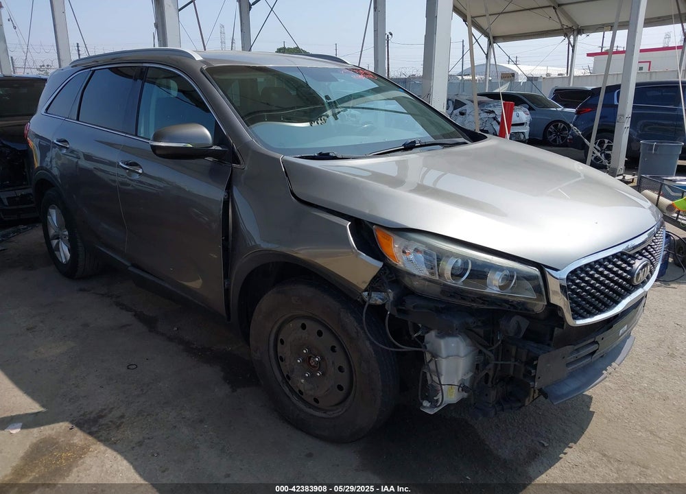 2017 KIA SORENTO 2.4L LX VIN: 5XYPG4A30HG189880