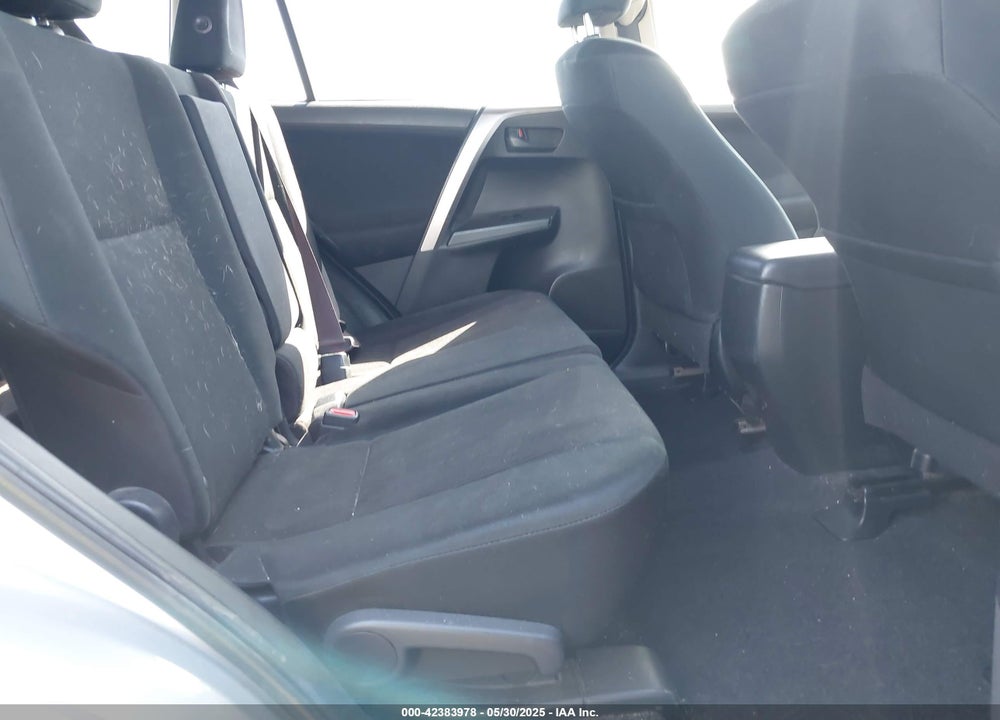 2018 TOYOTA RAV4 VIN: JTMZFREV9JJ177091