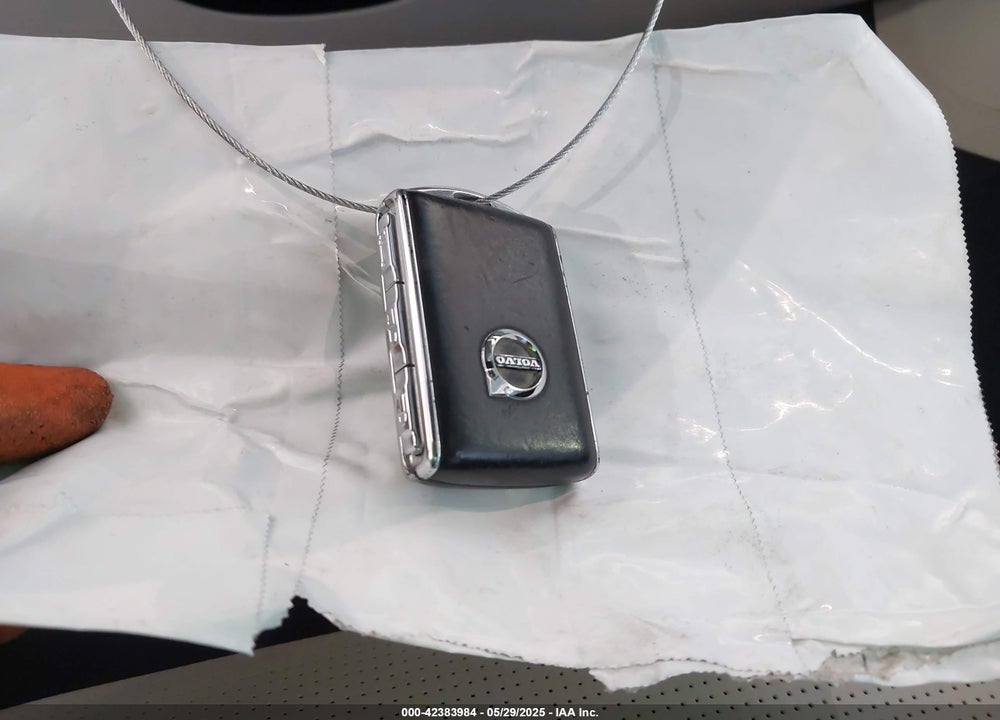 2021 VOLVO XC60 VIN: YV4102RL9M1694746