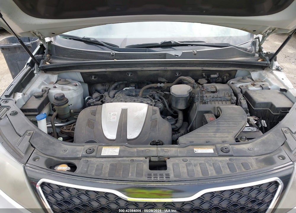 2011 KIA SORENTO SX V6 VIN: 5XYKW4A24BG093102