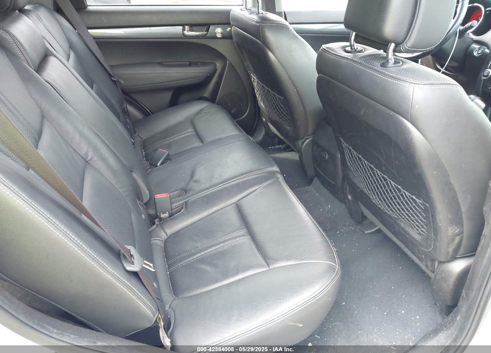 2011 KIA SORENTO SX V6 VIN: 5XYKW4A24BG093102
