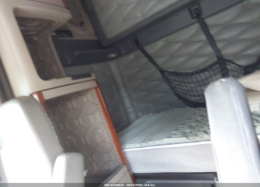 2017 FREIGHTLINER CASCADIA 125 --- VIN: 3AKJGLDR6HSJA6885