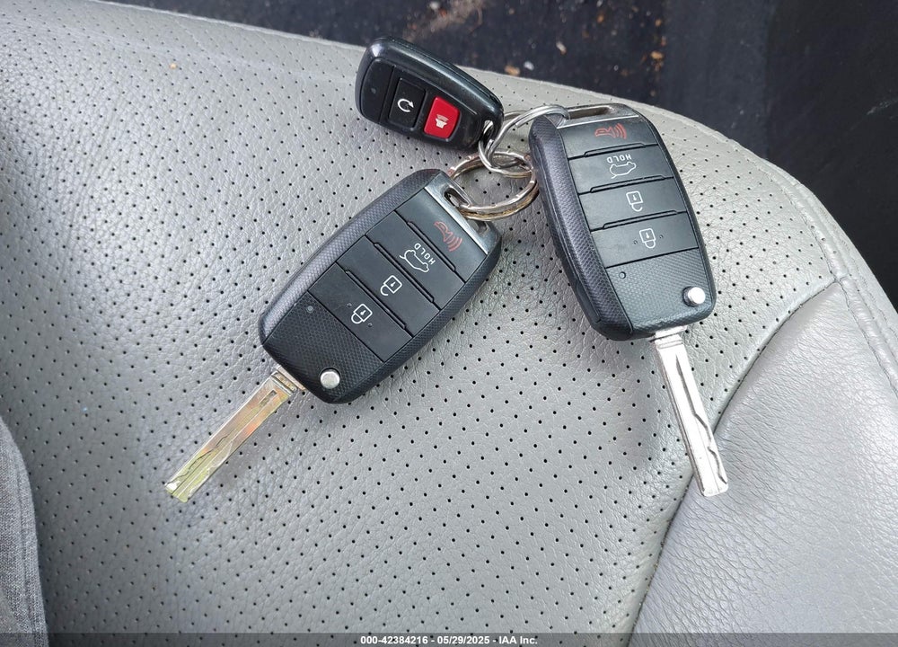 2015 KIA SORENTO VIN: 5XYKTCA60FG631595