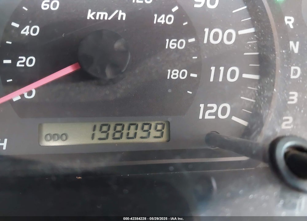 2005 TOYOTA TUNDRA LIMITED V8 VIN: 5TBET38155S466001