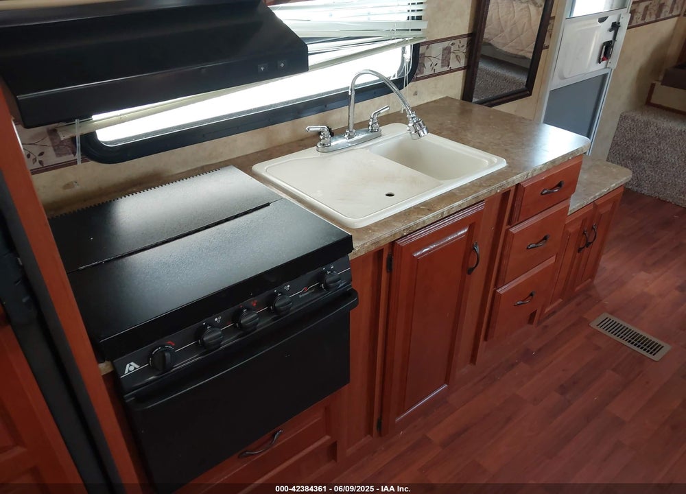 2011 KEYSTONE OUTBACK 250RS VIN: 4YDT25023BB451353