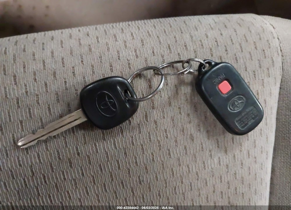 2004 TOYOTA CAMRY LE V6 VIN: 4T1BF32K14U576245