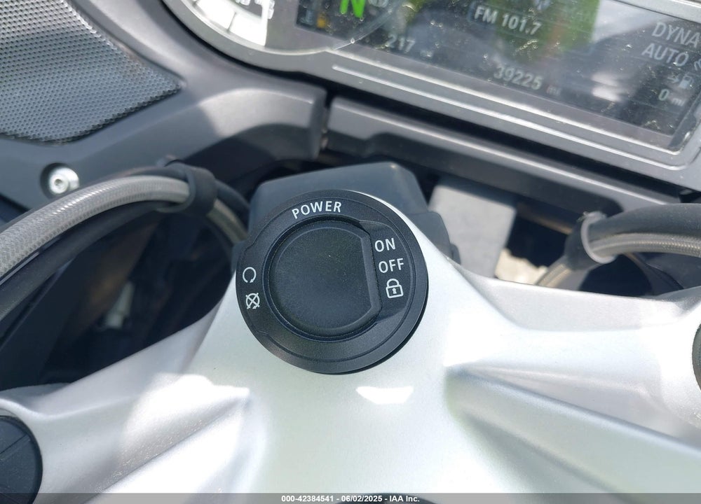 2019 BMW R 1250 RT VIN: WB10J6300KZG33494