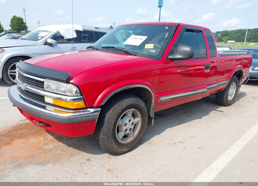 1998 CHEVROLET S-10 VIN: 1GCDT19X9W8121358