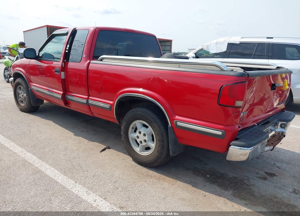 1998 CHEVROLET S-10 VIN: 1GCDT19X9W8121358