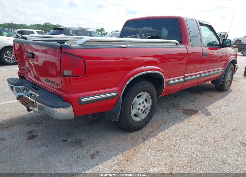 1998 CHEVROLET S-10 VIN: 1GCDT19X9W8121358