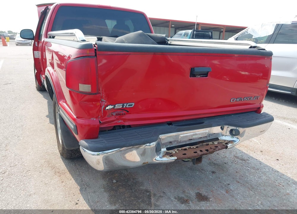 1998 CHEVROLET S-10 VIN: 1GCDT19X9W8121358