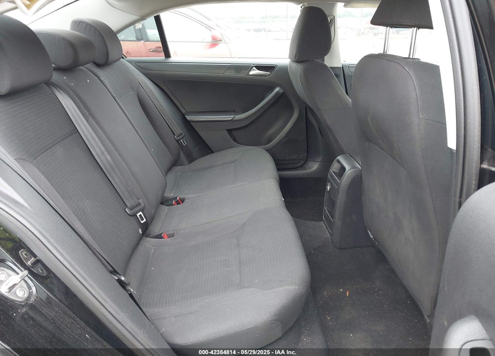 2015 VOLKSWAGEN JETTA 2.0L S VIN: 3VW2K7AJ3FM277070