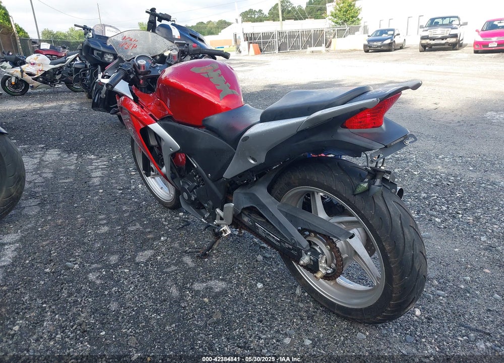 2011 HONDA CBR250 R VIN: MLHMC4115B5002160