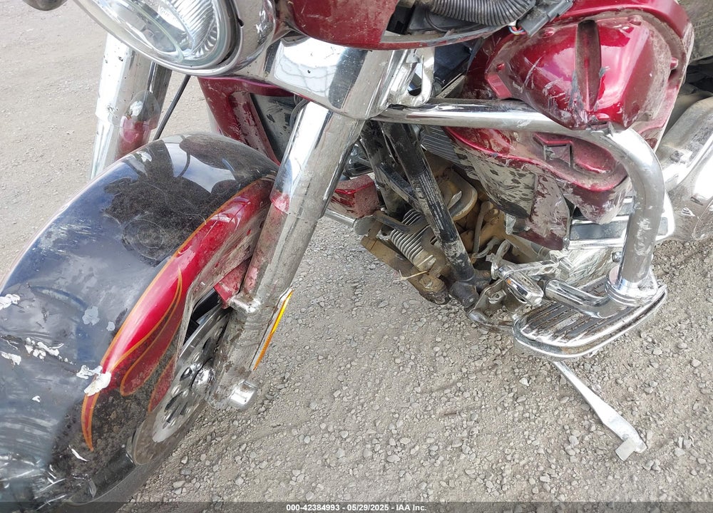 2011 HARLEY-DAVIDSON FLHTCUSE6 VIN: 1HD1PR814BB954886