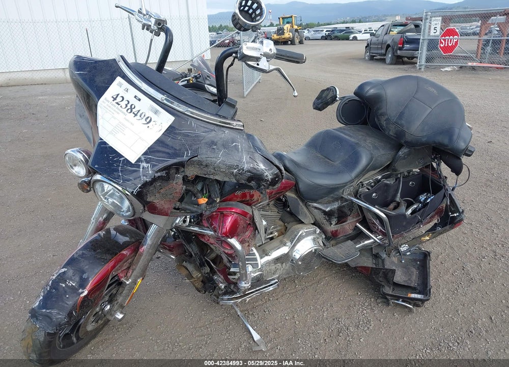2011 HARLEY-DAVIDSON FLHTCUSE6 VIN: 1HD1PR814BB954886