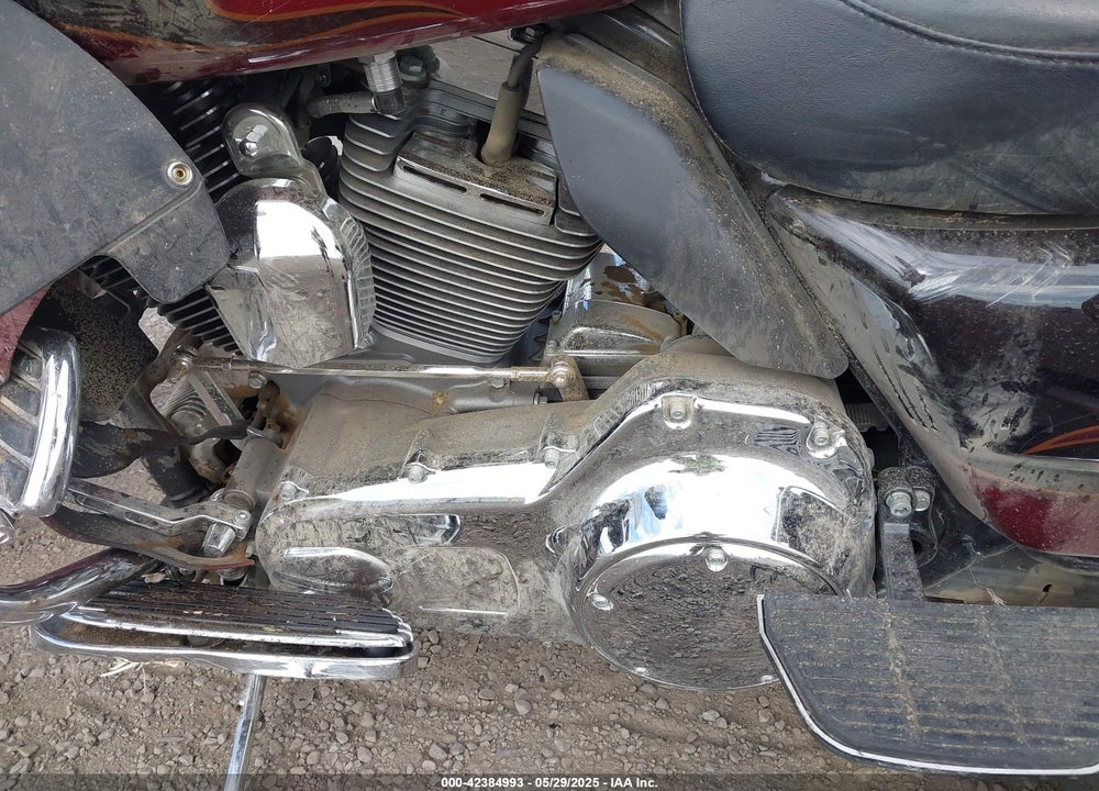2011 HARLEY-DAVIDSON FLHTCUSE6 VIN: 1HD1PR814BB954886