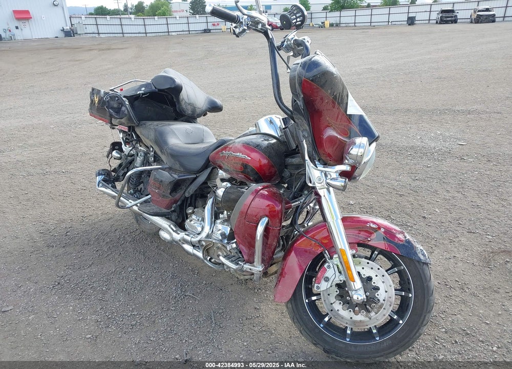 2011 HARLEY-DAVIDSON FLHTCUSE6 VIN: 1HD1PR814BB954886