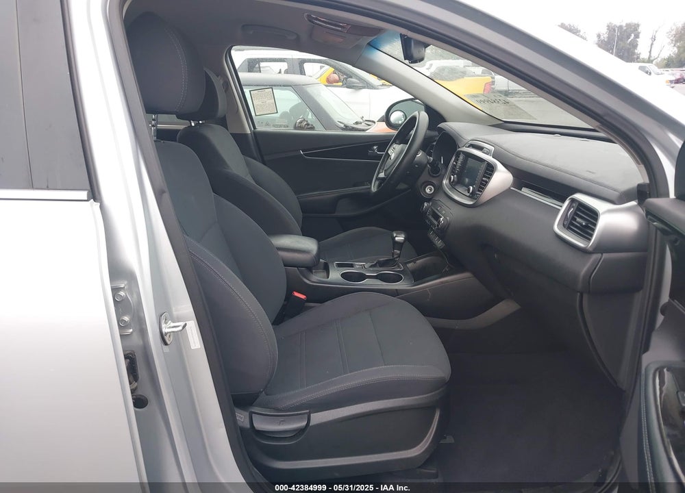 2019 KIA SORENTO VIN: 5XYPG4A36KG438741