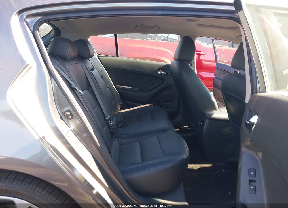 2016 KIA FORTE EX VIN: KNAFX5A83G5628913