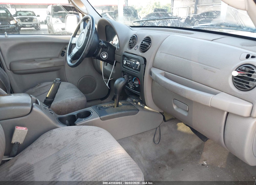 2004 JEEP LIBERTY SPORT VIN: 1J4GK48KX4W190974