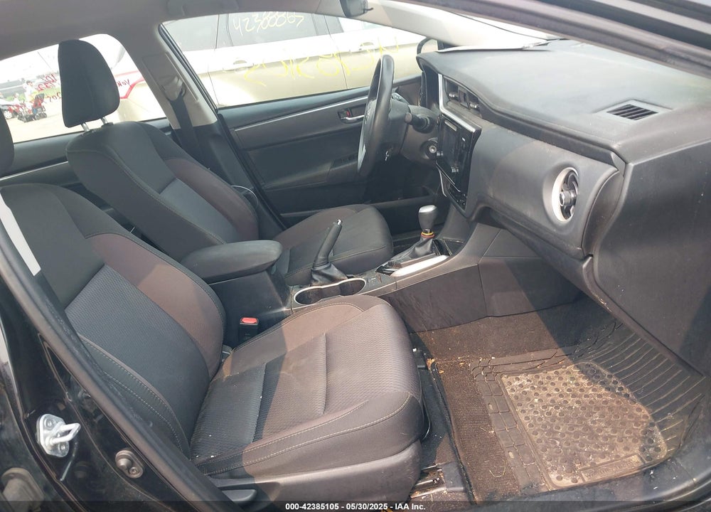2017 TOYOTA COROLLA LE VIN: 2T1BURHE2HC881836