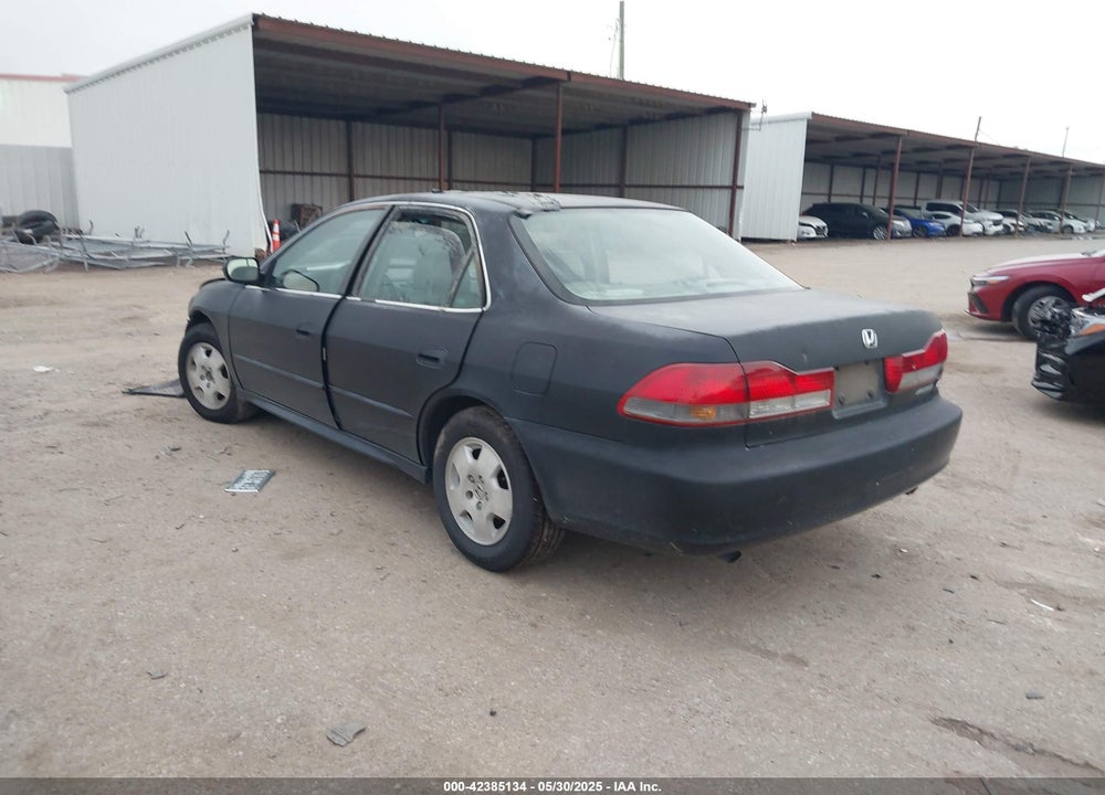 2001 HONDA ACCORD 3.0 EX VIN: 1HGCG16591A035828