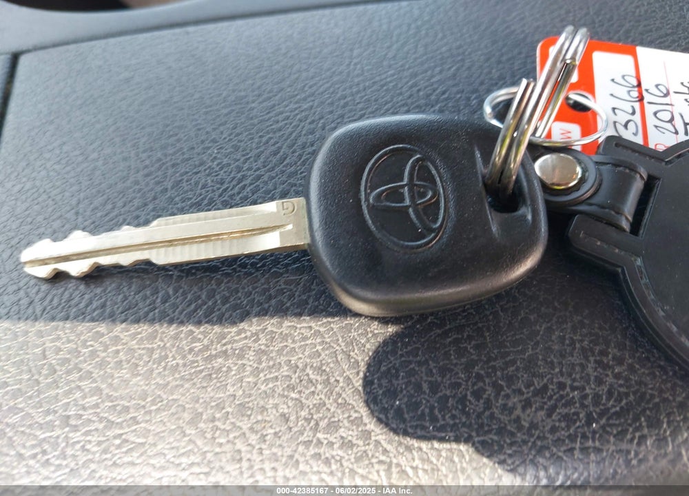 2016 TOYOTA TUNDRA VIN: 5TFUM5F19GX068575