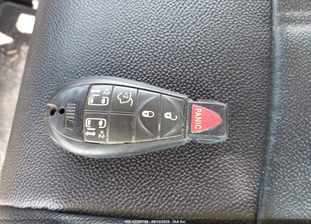 2014 CHRYSLER TOWN & COUNTRY TOURING VIN: 2C4RC1BG5ER441098