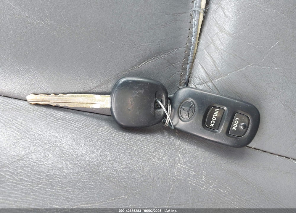 2001 TOYOTA CAMRY XLE VIN: JT2BG28K110541221