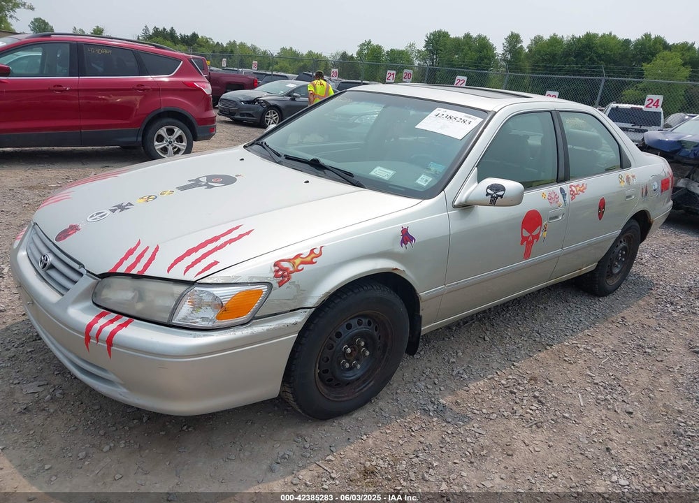 2001 TOYOTA CAMRY XLE VIN: JT2BG28K110541221