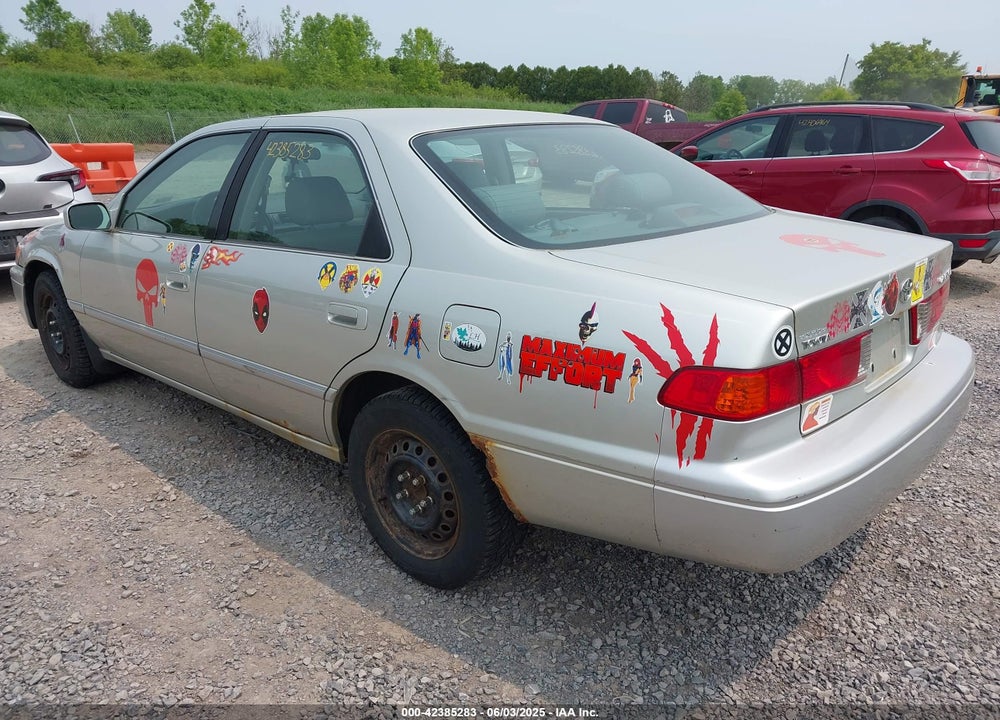 2001 TOYOTA CAMRY XLE VIN: JT2BG28K110541221