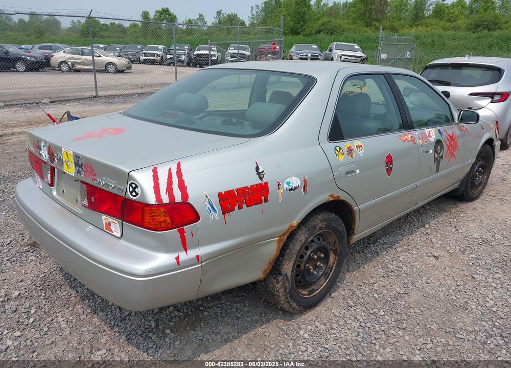 2001 TOYOTA CAMRY XLE VIN: JT2BG28K110541221
