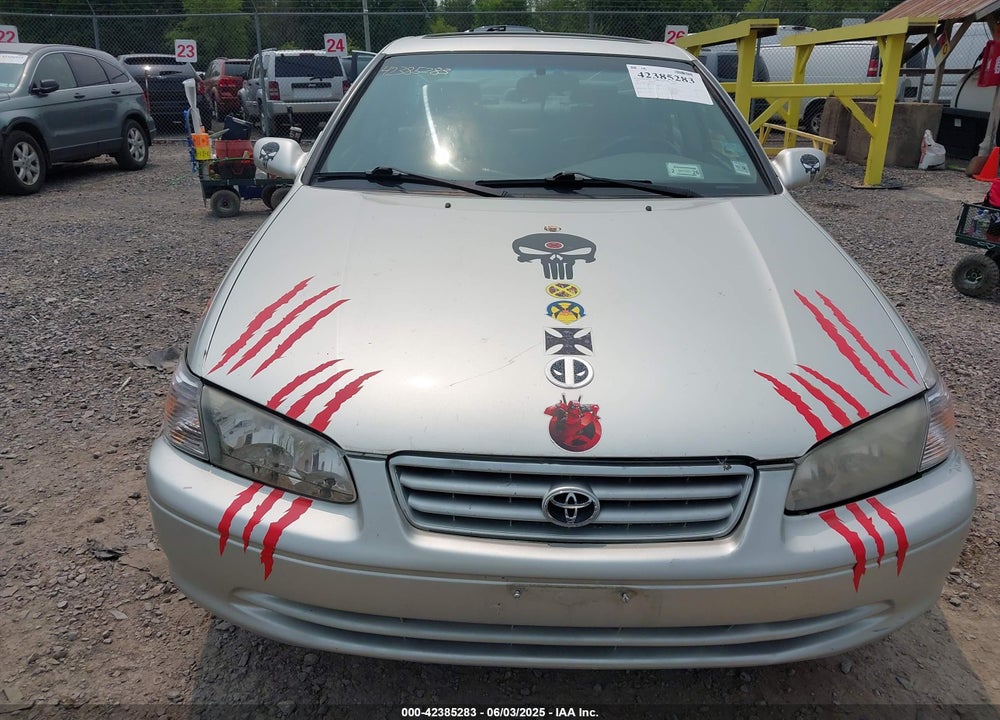2001 TOYOTA CAMRY XLE VIN: JT2BG28K110541221