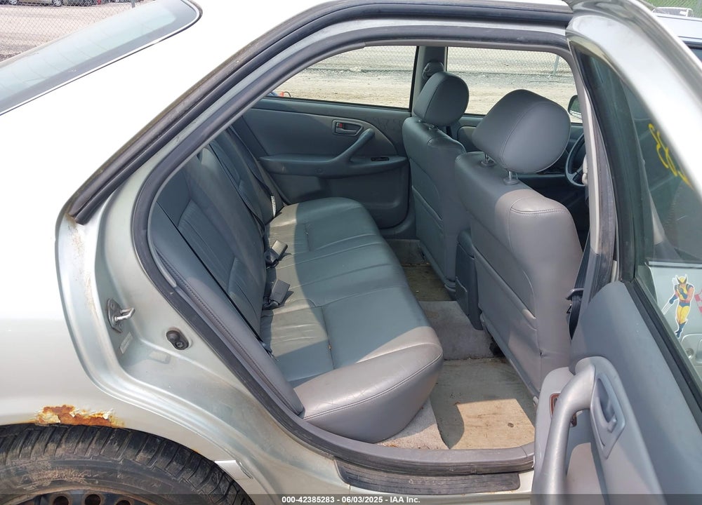 2001 TOYOTA CAMRY XLE VIN: JT2BG28K110541221