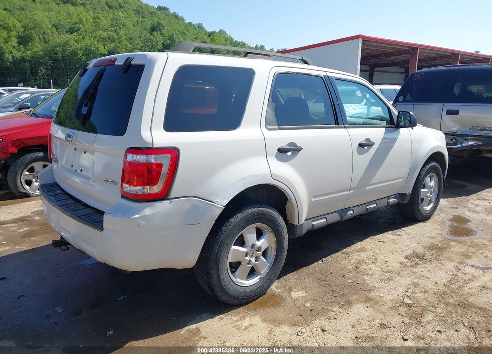 2009 FORD ESCAPE VIN: 1FMCU93G89KA82202