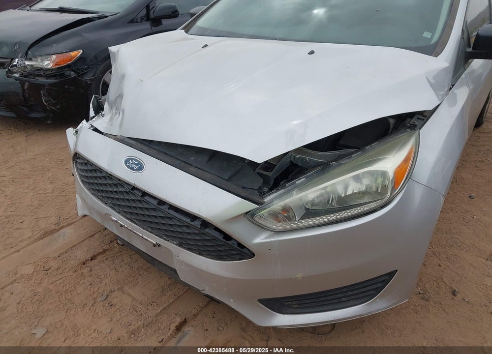 2016 FORD FOCUS VIN: 1FADP3E20GL281515