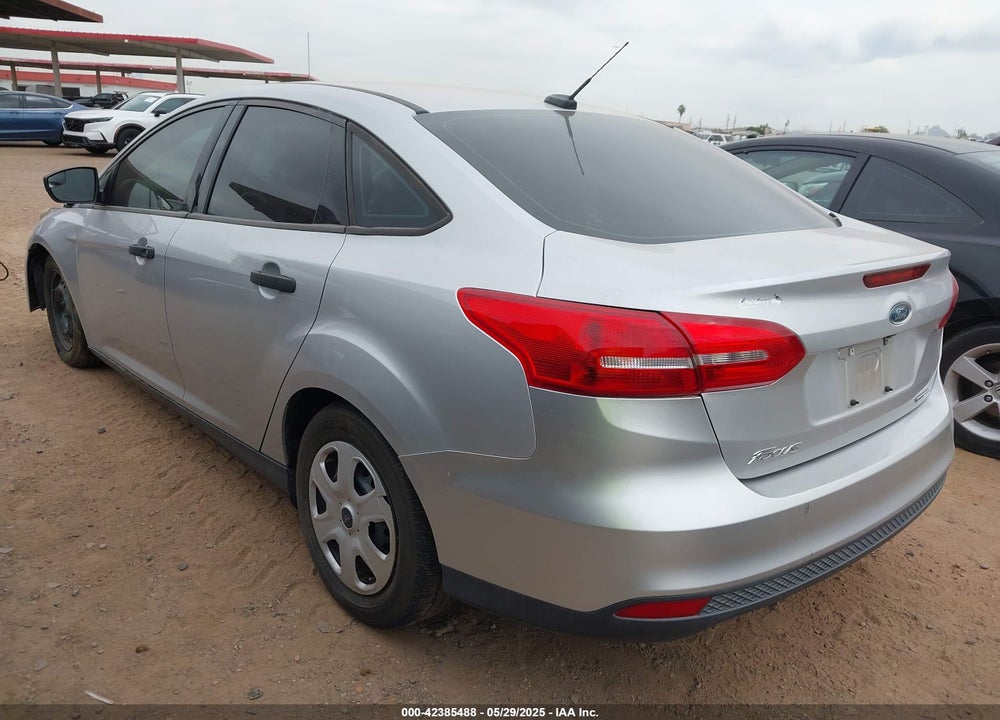 2016 FORD FOCUS VIN: 1FADP3E20GL281515