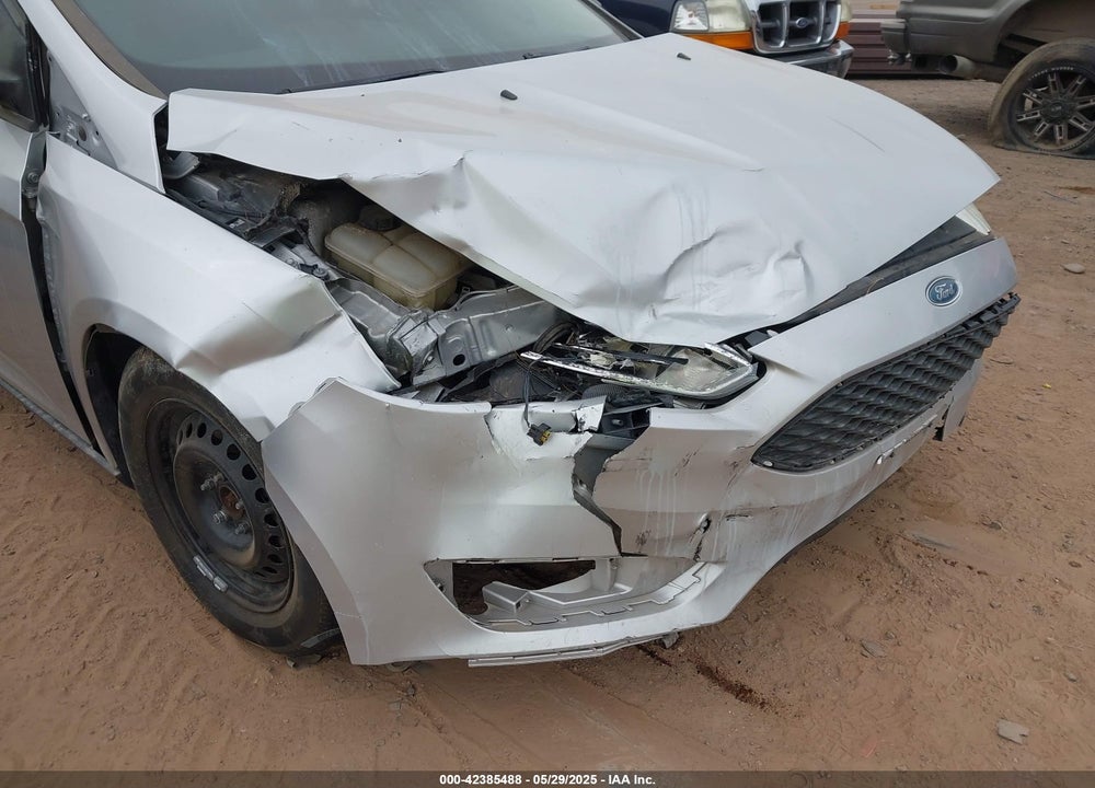 2016 FORD FOCUS VIN: 1FADP3E20GL281515
